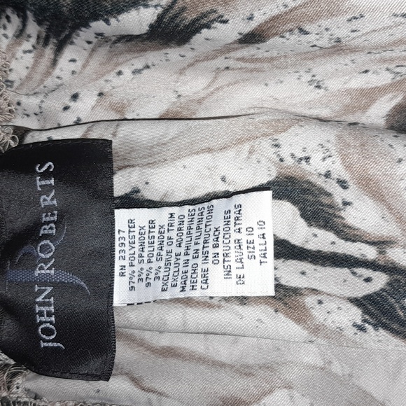 Women's size 10 John Roberts animal print skirt. - Picture 4 of 5